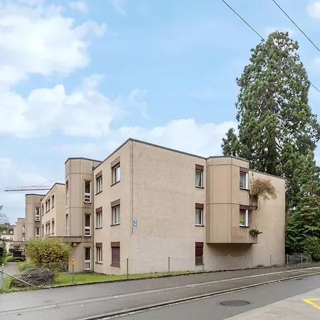 Neumuensterstrasse 26 *